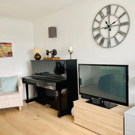 Welcoming Bungalow With Parking And Garden St Agnes  Exterior photo