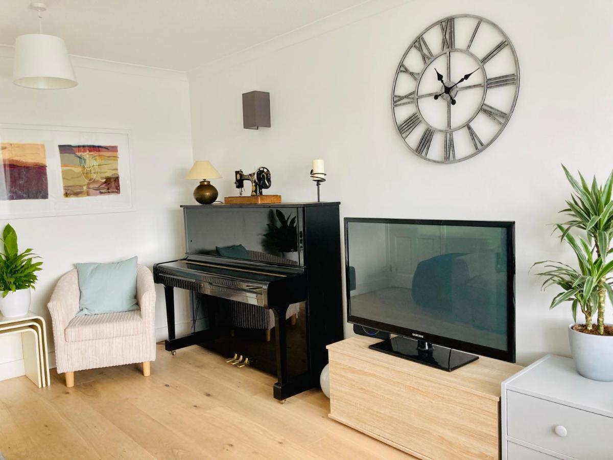Welcoming Bungalow With Parking And Garden St Agnes  Exterior photo